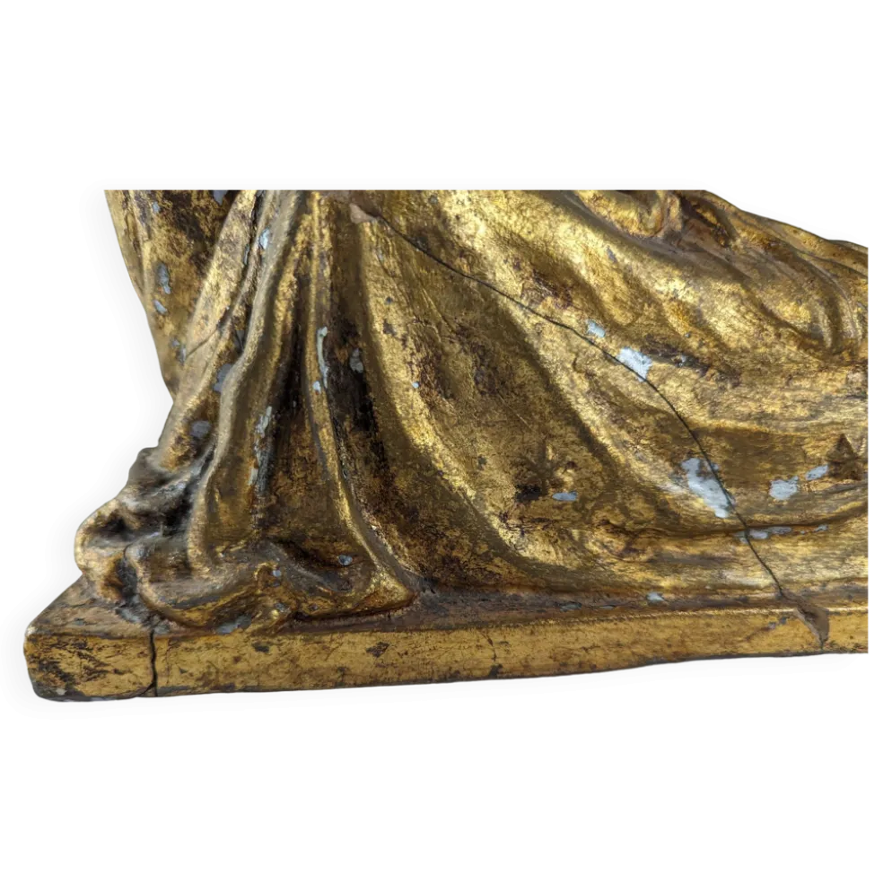 Sculpture Reine et Anges en terre cuite dorée