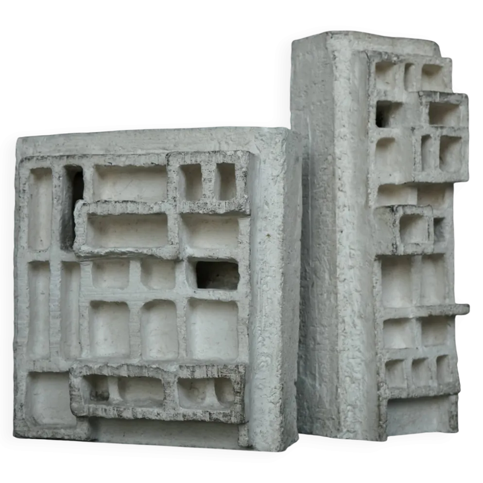 Sculptures abstraites architecturales brutalistes. Années 1960.