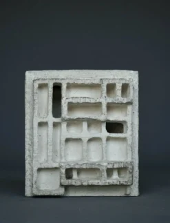 Sculptures abstraites architecturales brutalistes. Années 1960.