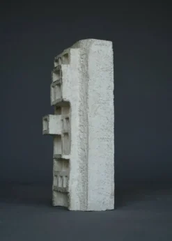 Sculptures abstraites architecturales brutalistes. Années 1960.