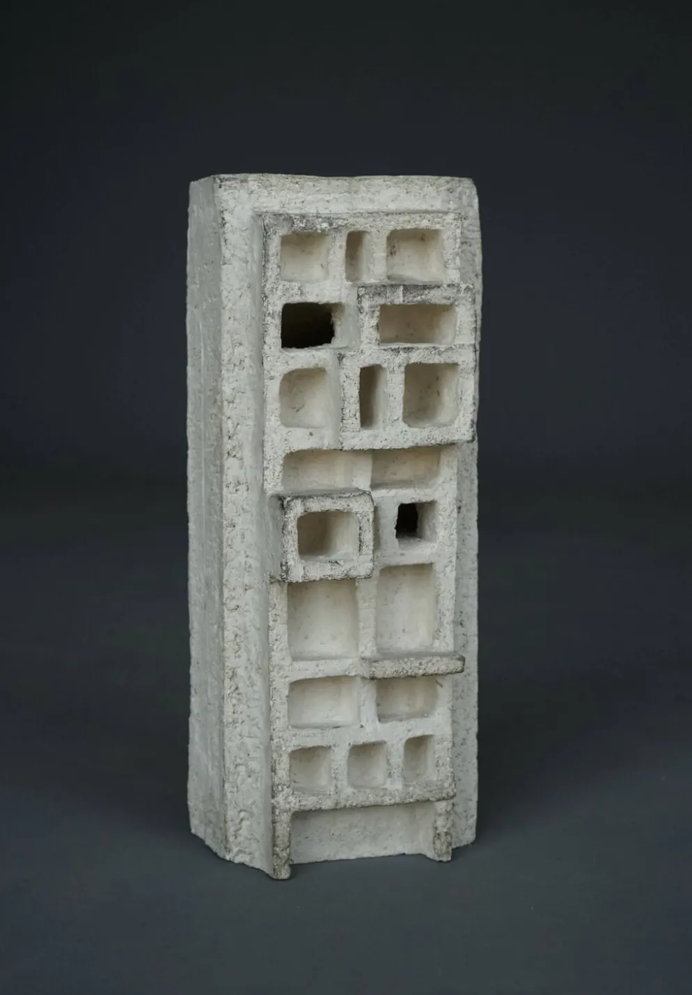 Sculptures abstraites architecturales brutalistes. Années 1960.
