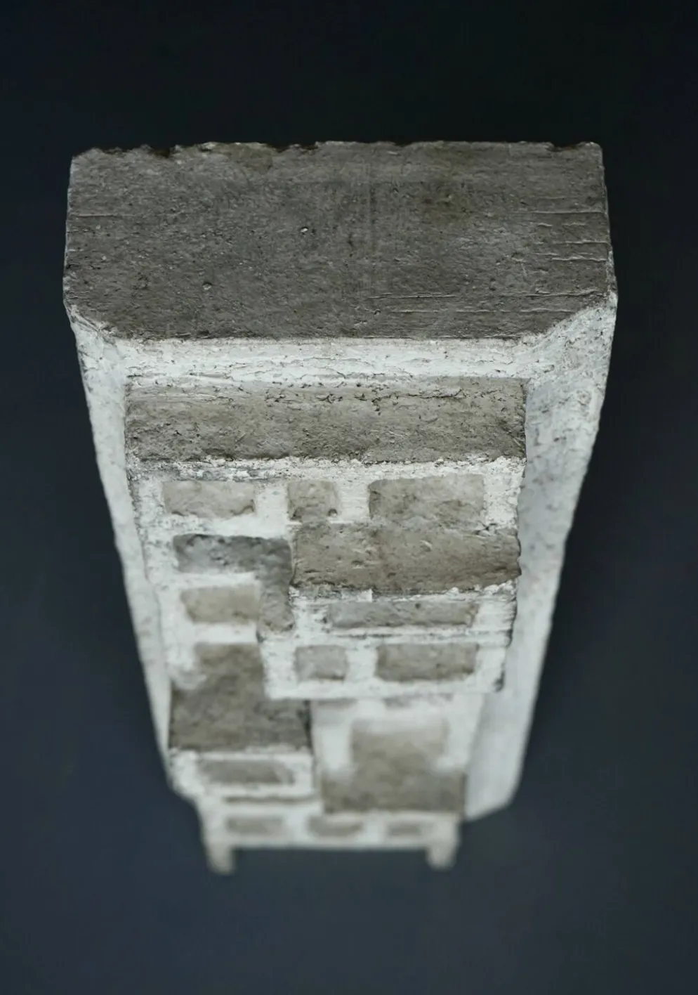 Sculptures abstraites architecturales brutalistes. Années 1960.