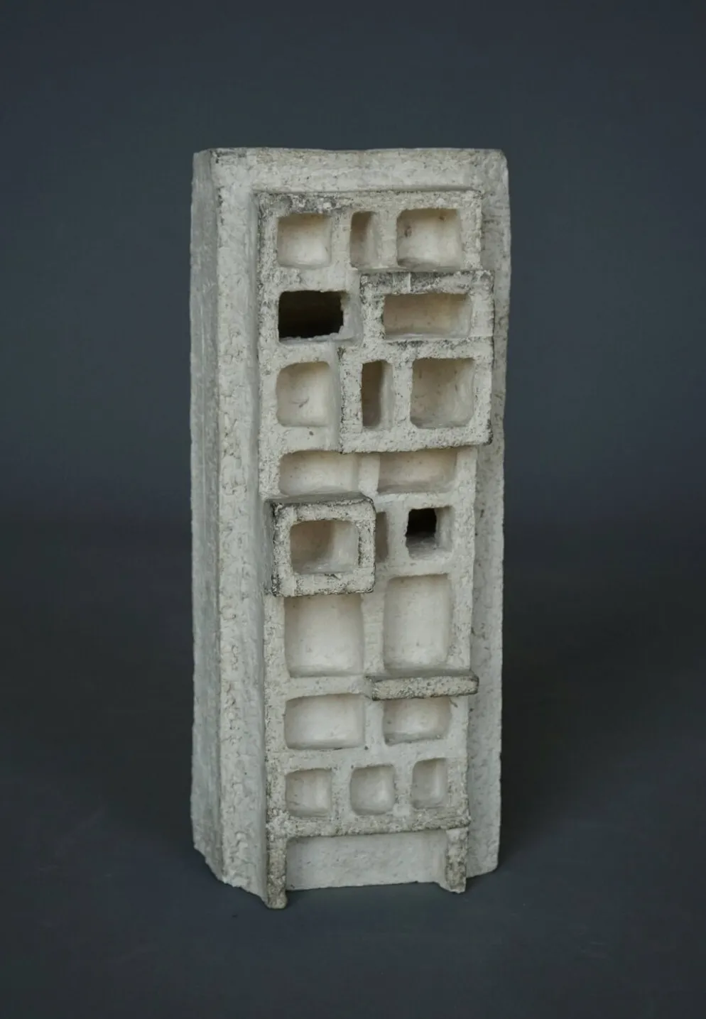 Sculptures abstraites architecturales brutalistes. Années 1960.