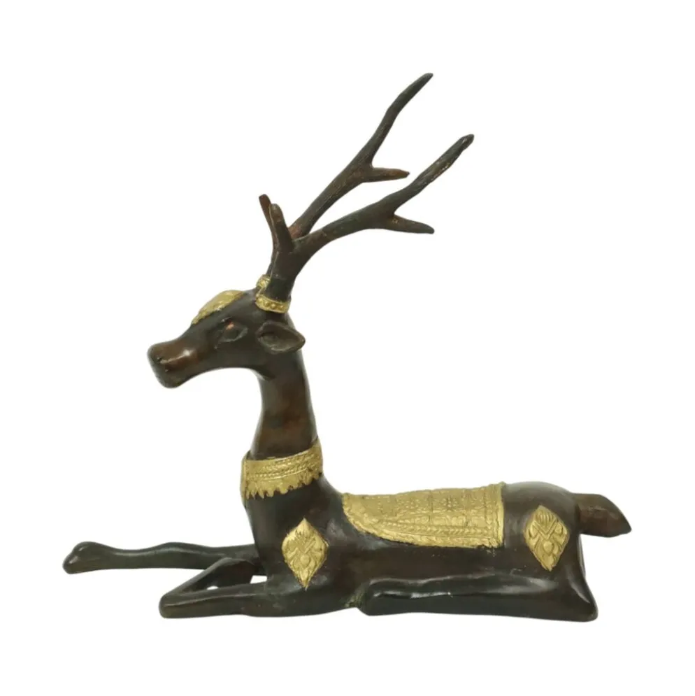 Sculpture vintage en bronze représentant un cerf couché, Sarreid Ltd, 32 cm