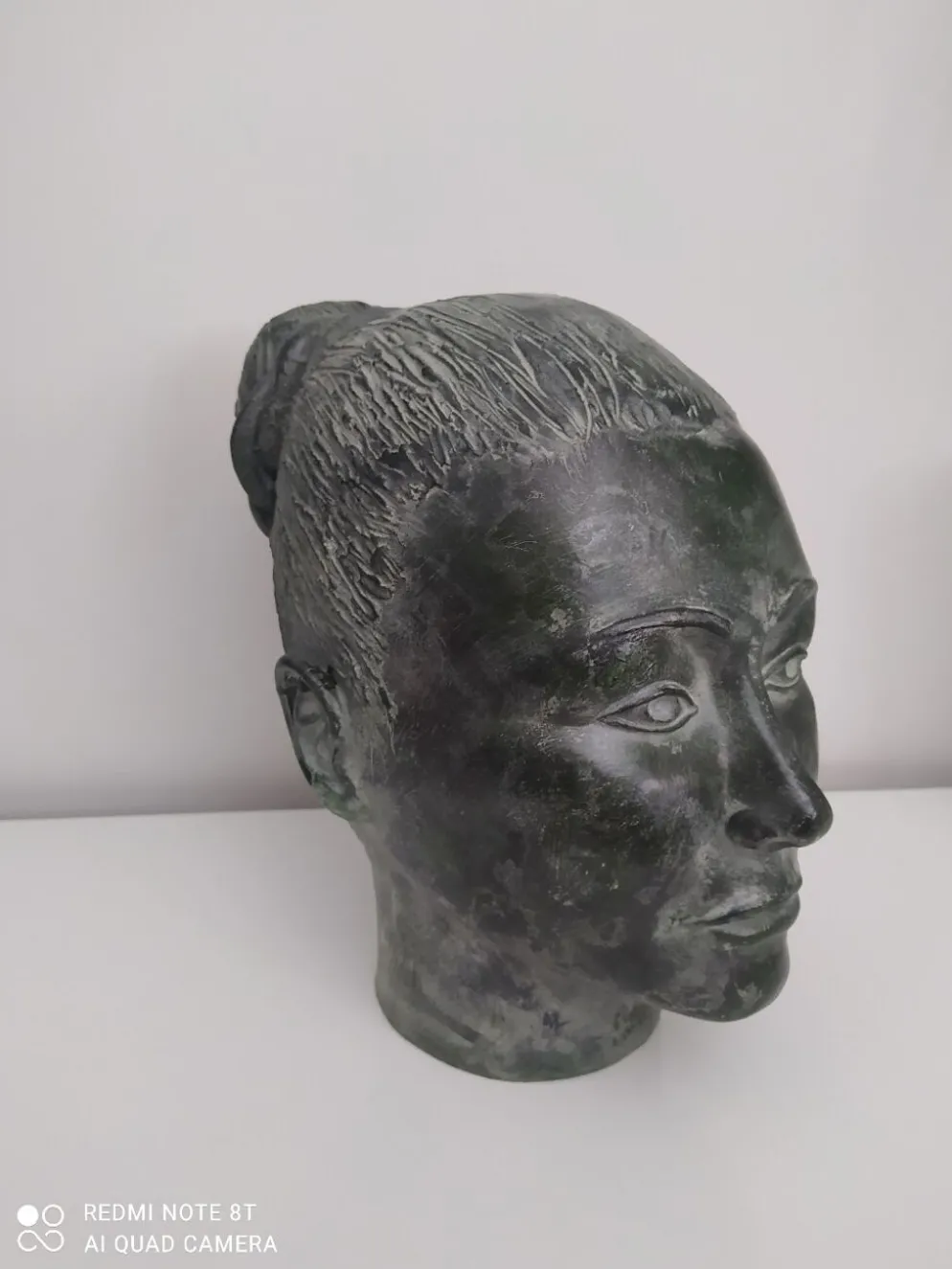 Sculpture visage femme en plâtre