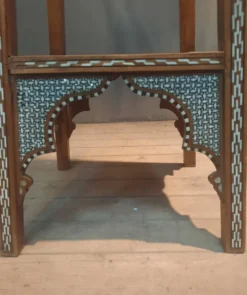 Selette orientale en bois et nacre
