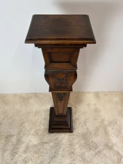 Sellette ancienne en bois sculpté