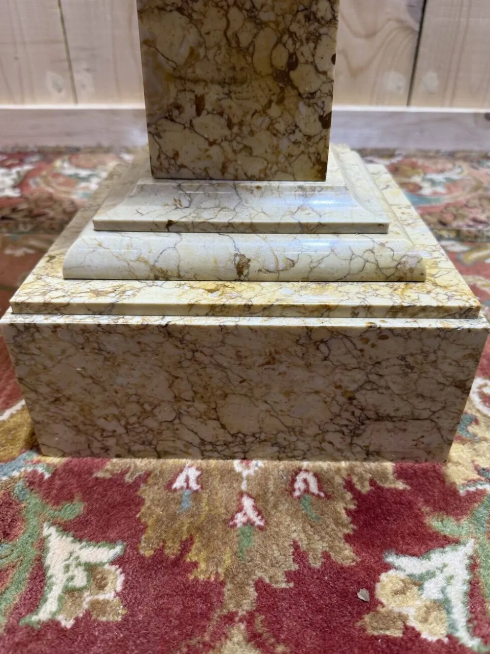 Sellette - Colonne de présentation en marbre