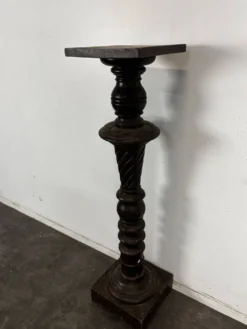 Sellette colonne torse en chêne plateau carré