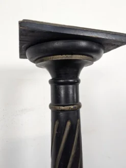 Sellette Napoléon III en bois noirci à fût torsadé