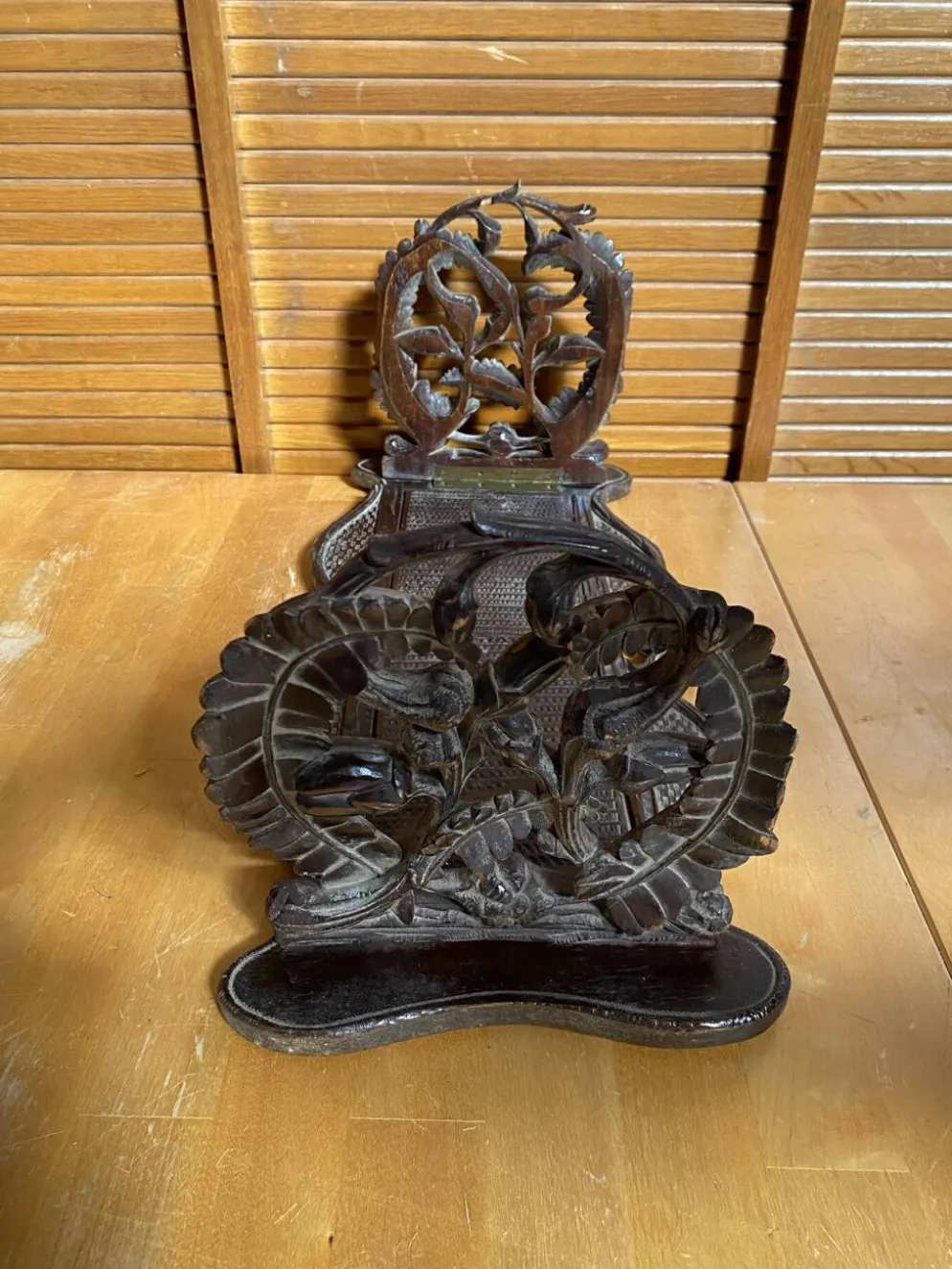 Serre Livres Ancien Extensible Bois Sculpté Motif Végétaux Vintage #E3