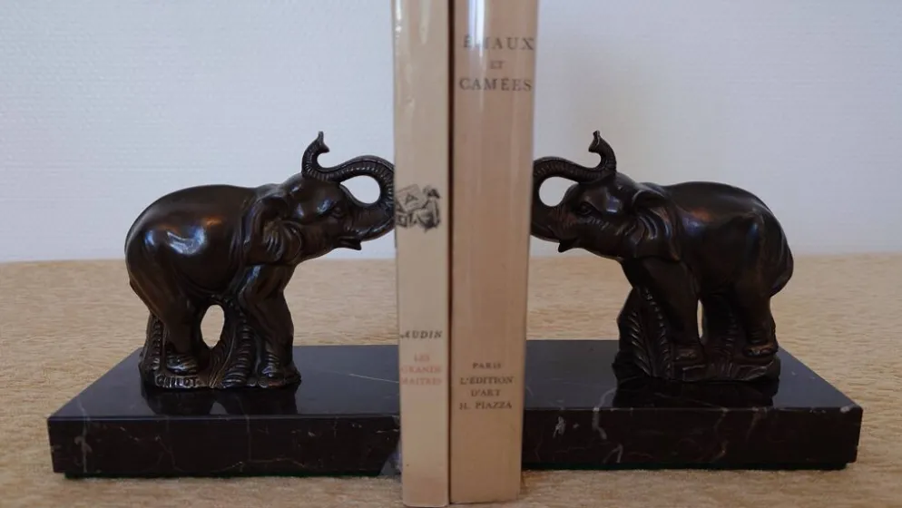 Serre-livres Art déco signés Gallot – éléphants en régule sur marbre