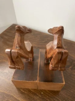 Serre-livres bouquetins en bois