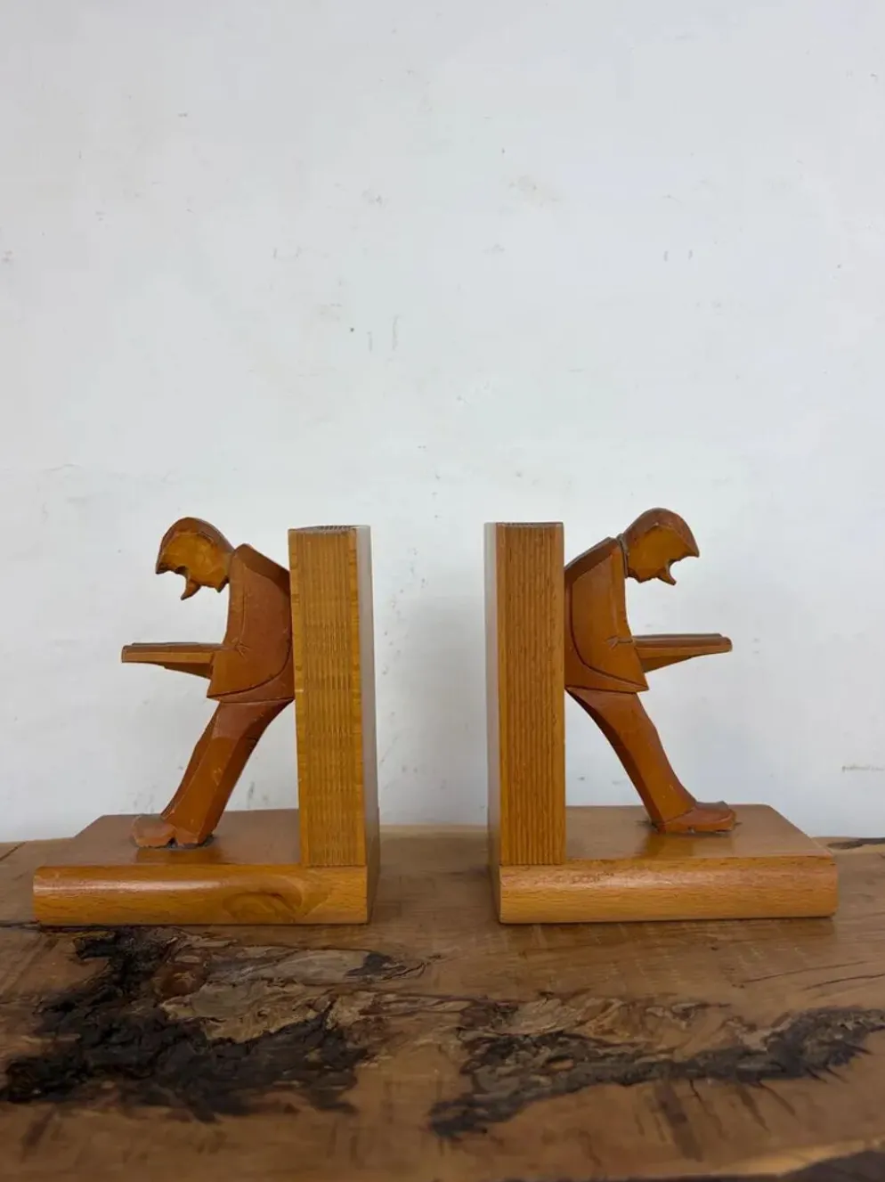 Serre-livres cubistes en bois sculpté, Allemagne milieu XXème