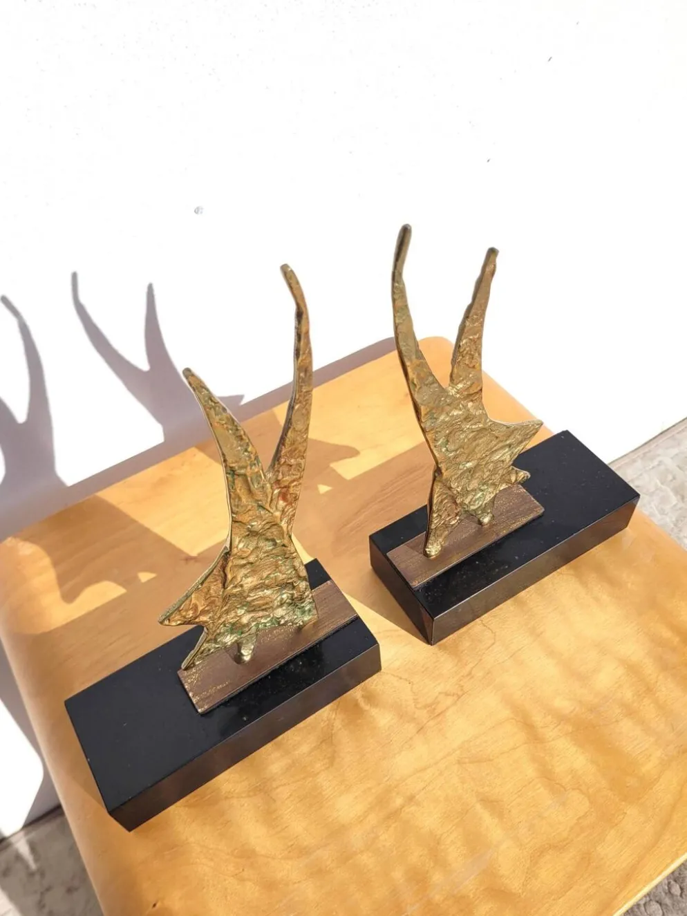 Serre livres en bronze doré vers 1960