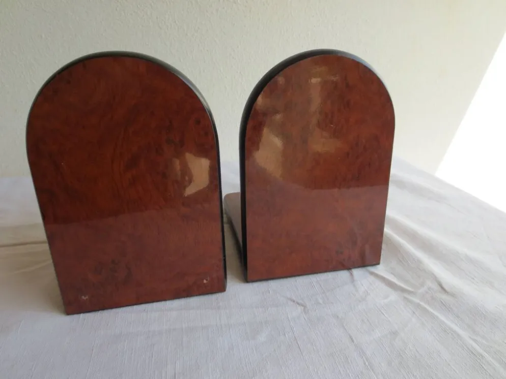 Serre- livres formica et globes terrestres
