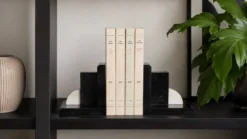 Serre-livres géométriques en marbre noir et pierre blanche de style Art Déco