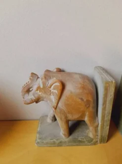 Serre livres éléphant en pierre naturelle