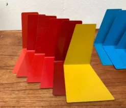 Serre-livres métalliques minimalistes colorés allemands du milieu du siècle de Soennecken, années 1960, lot de 16