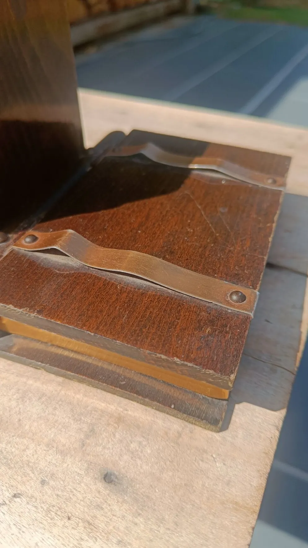Serre-livres trompe-l'œil en bois livre et boite