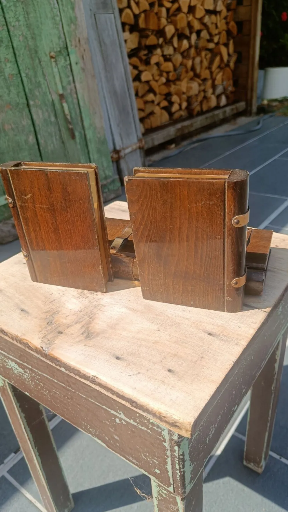 Serre-livres trompe-l'œil en bois livre et boite