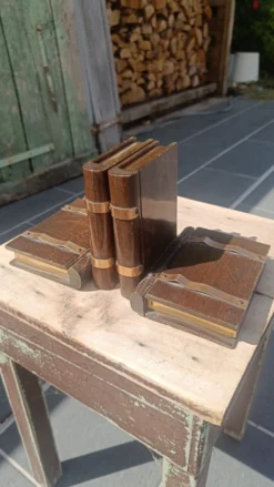 Serre-livres trompe-l'œil en bois livre et boite