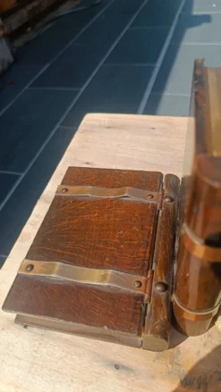 Serre-livres trompe-l'œil en bois livre et boite