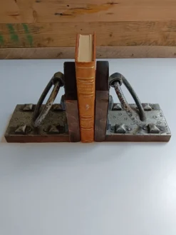 Serres livres style médiéval poignée de porte ancienne