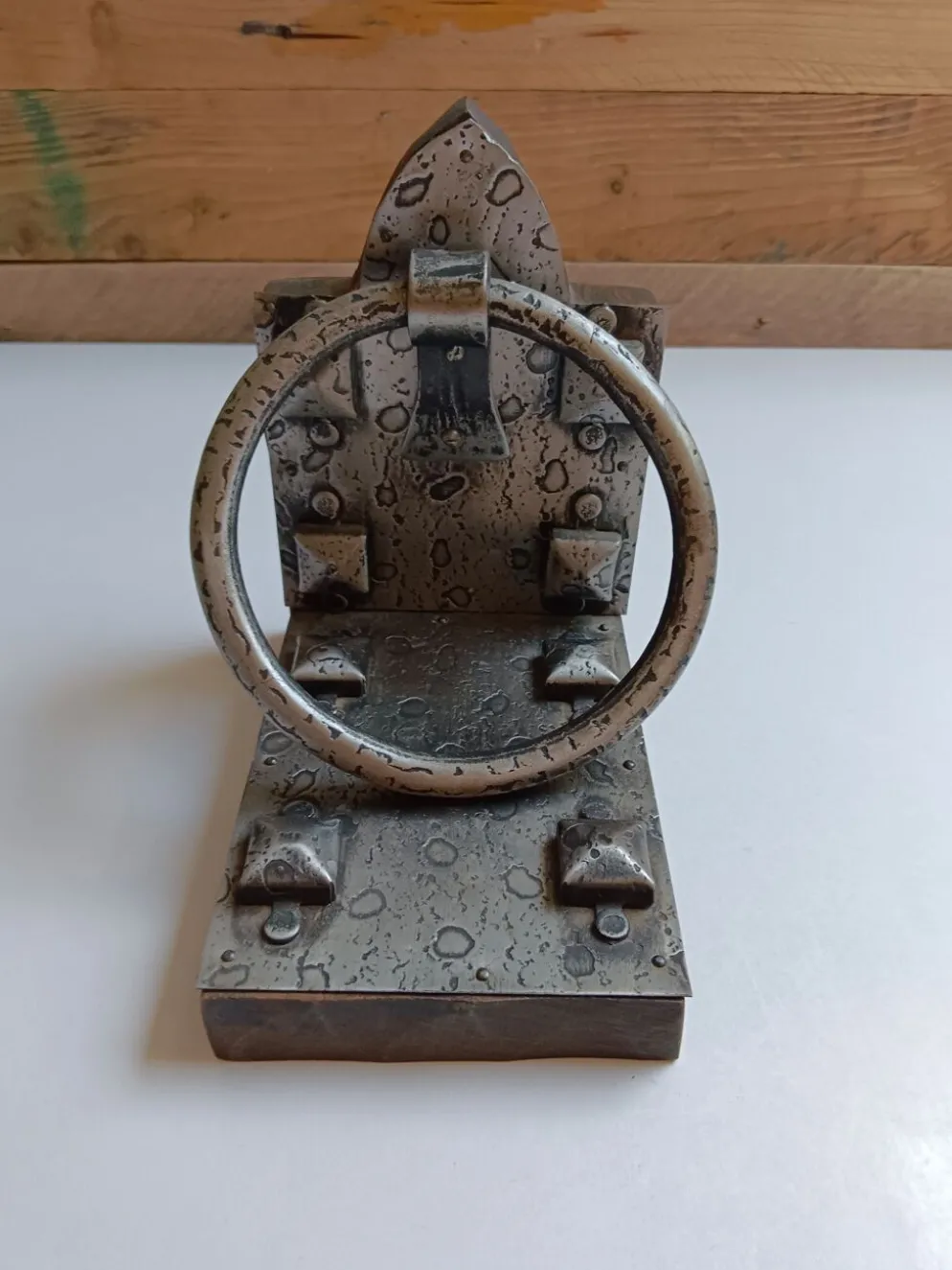 Serres livres style médiéval poignée de porte ancienne