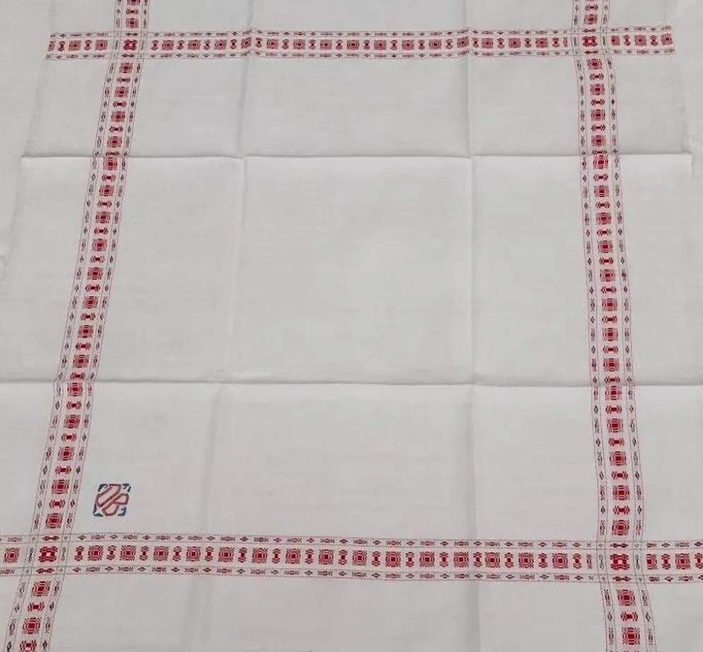 service de table ancien rouge et blanc " DB" nappe 1m55x2m20 et ses 12 serv