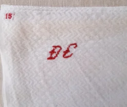 Serviette de pension damassée marquée dc