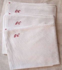 Serviette de pension damassée marquée dc