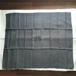 Serviette de table ancienne brodée MA gris foncé