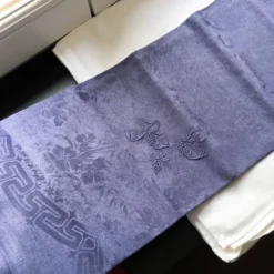 Serviette de table ancienne brodée AC violette