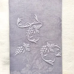 Serviette de table ancienne brodée AC lilas
