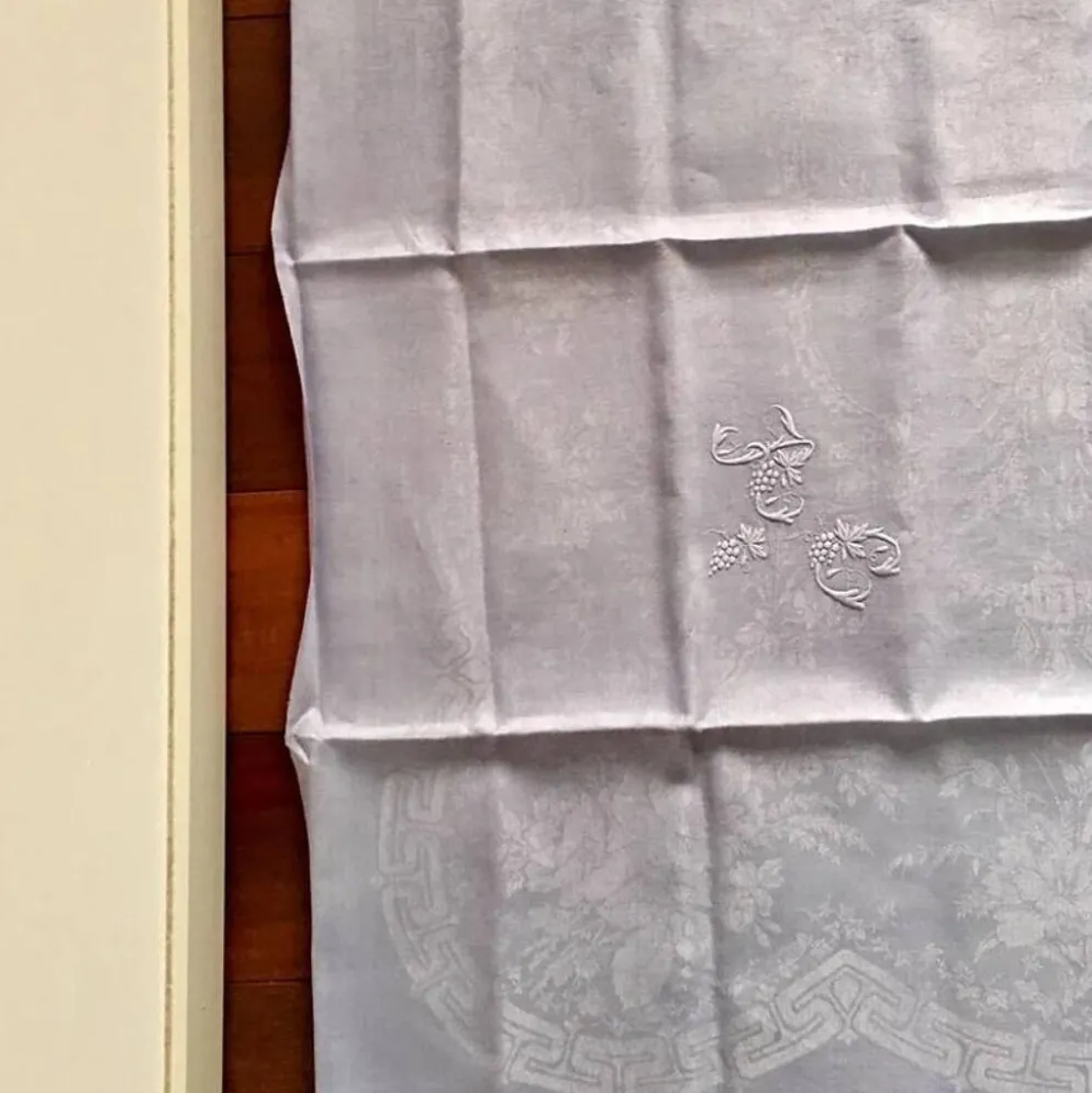 Serviette de table ancienne brodée AC lilas
