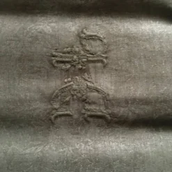 Serviette de table ancienne kaki brodée JG