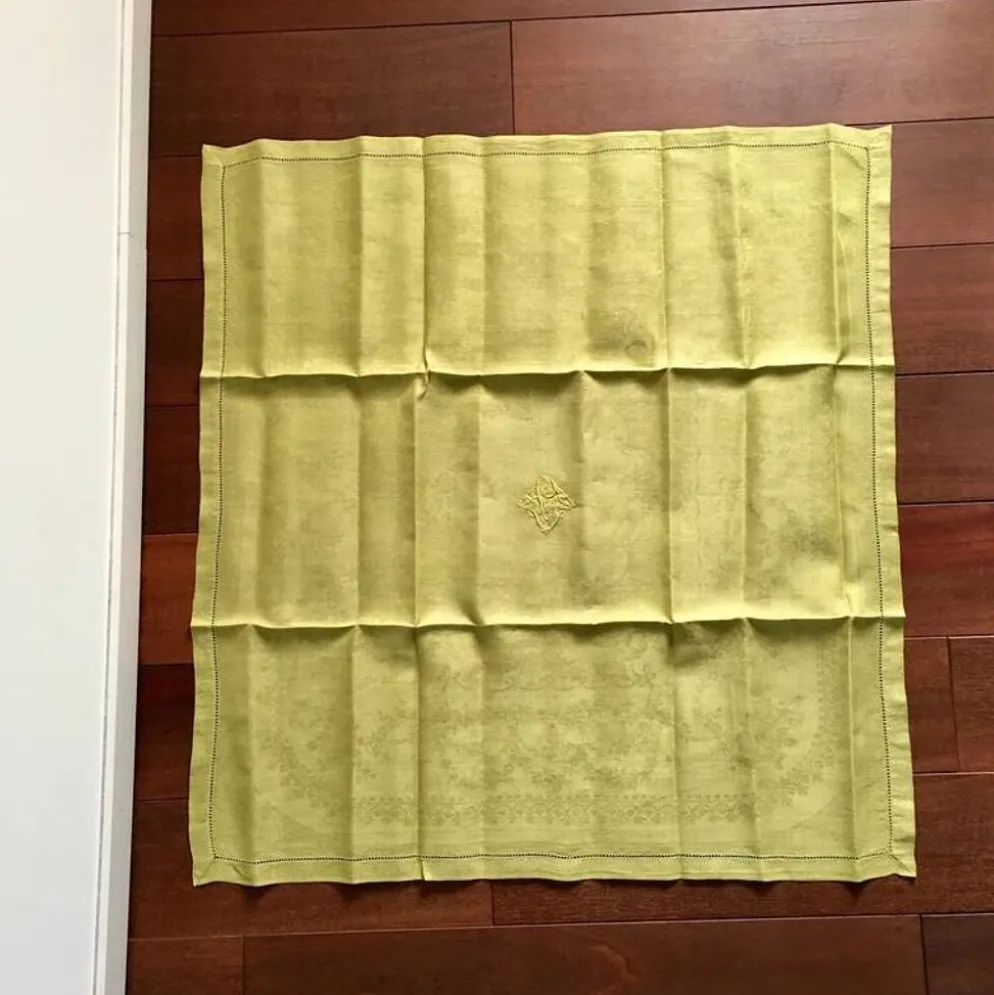 Serviette de table ancienne verte brodée F