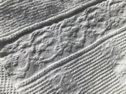 Serviette monogramme AB nid d’abeille coton frangé ancien