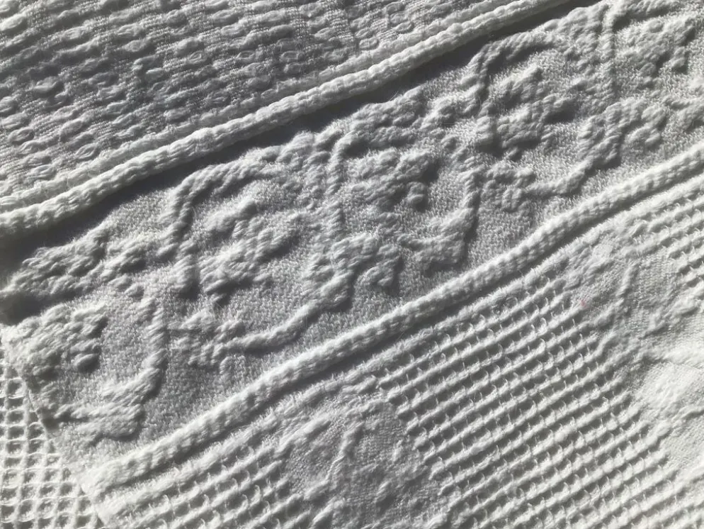 Serviette monogramme AB nid d’abeille coton frangé ancien