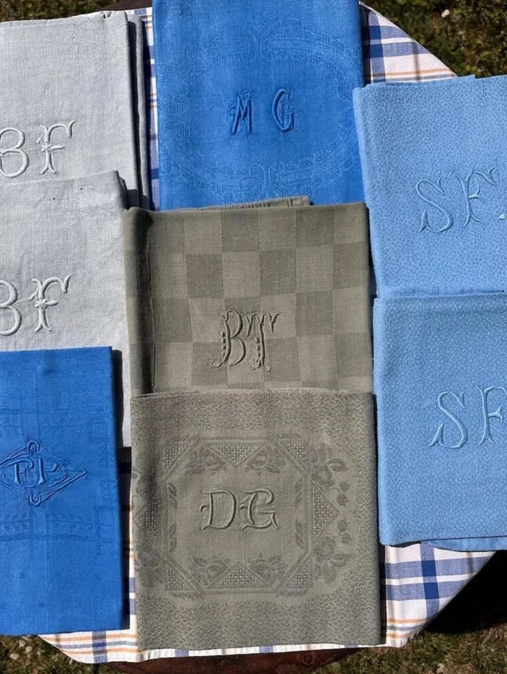 8 serviettes anciennes dépareillées teintées