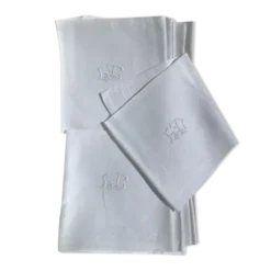 11 serviettes carrées GC damassé fleuri ajouré