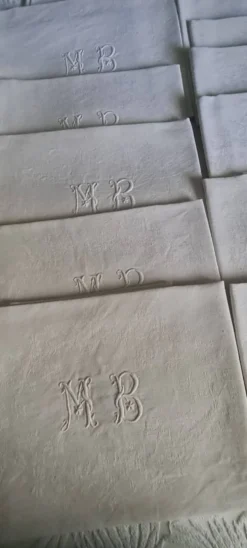11 serviettes de table