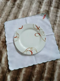 6 serviettes de table brodées anciennes