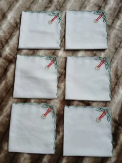 6 serviettes de table brodées anciennes