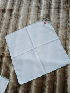 6 serviettes de table brodées anciennes