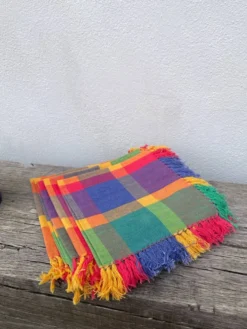 5 serviettes de table à carreaux multicolores