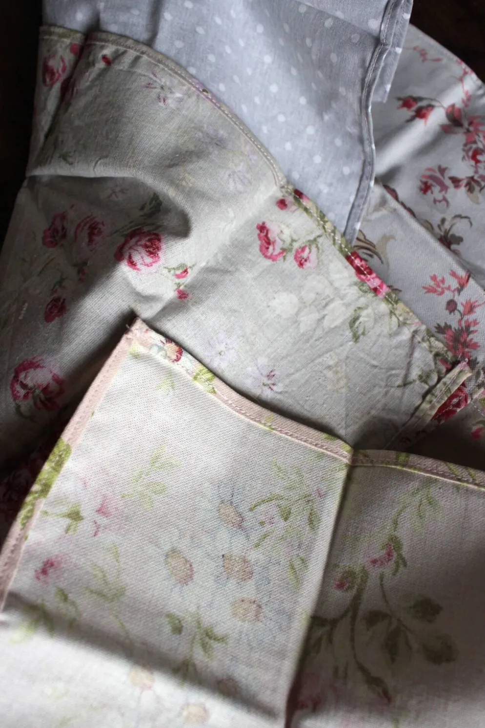 4 serviettes de table Fleurs Pois romantique