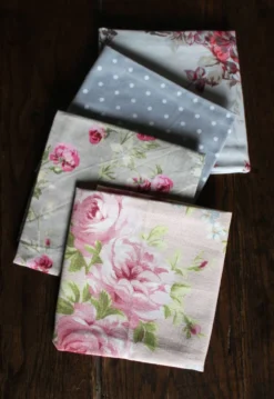 4 serviettes de table Fleurs Pois romantique
