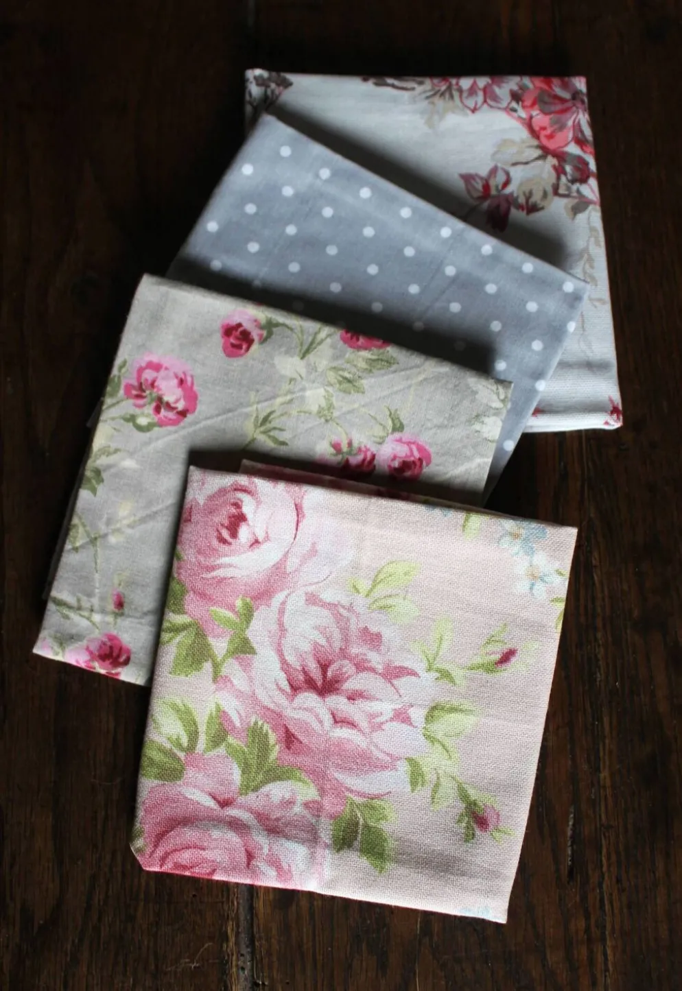 4 serviettes de table Fleurs Pois romantique